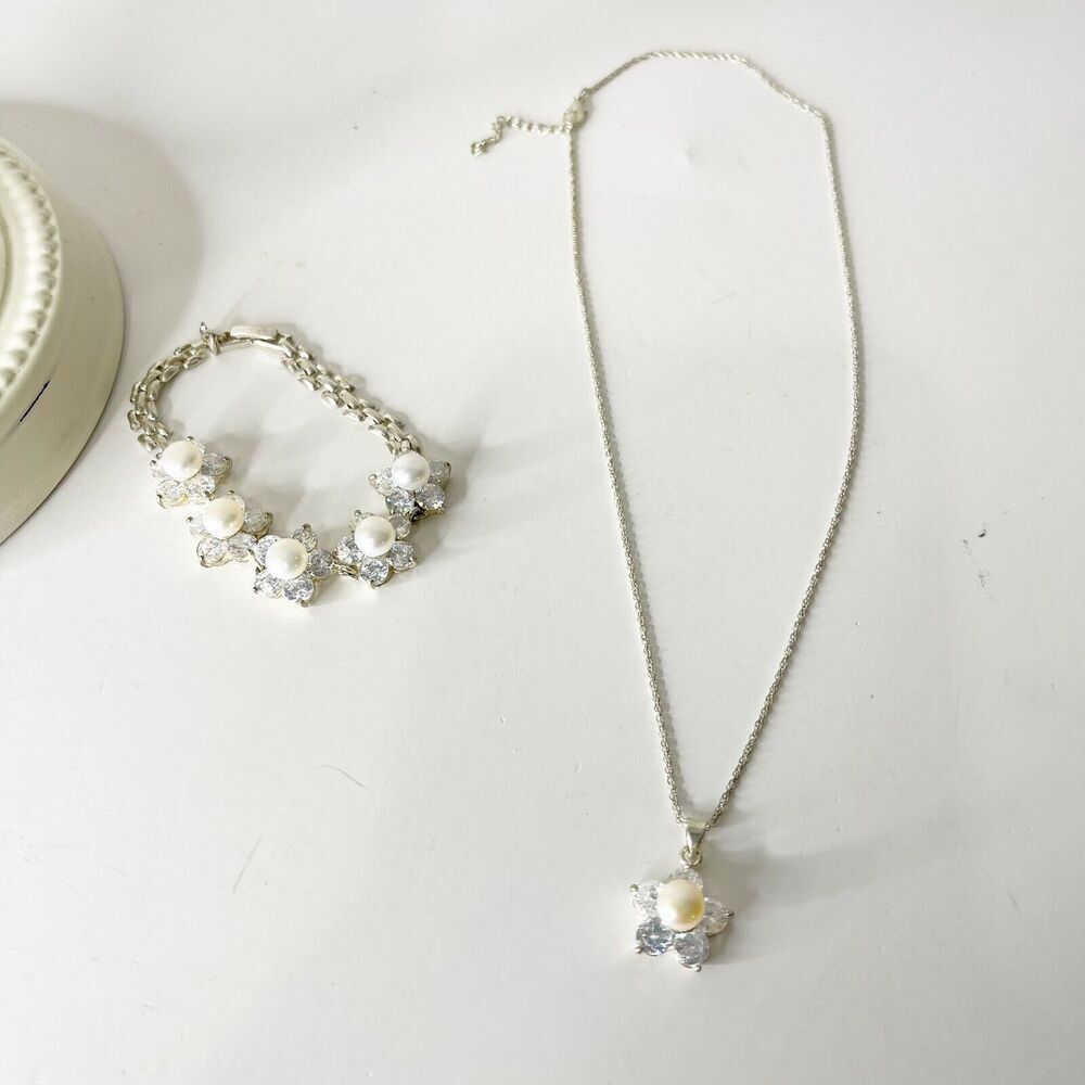 Vintage Avon Jewelry Set Rhinestone Pearl‎ Flower Necklace Bracelet 90s Y2K Glam